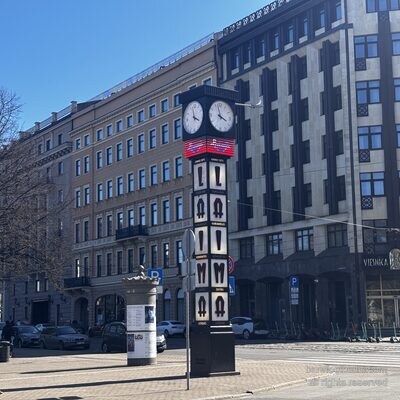 Die Laima-Uhr an der Brīvības iela in der N&auml;he des Freiheitsdenkmals, Riga, Lettland