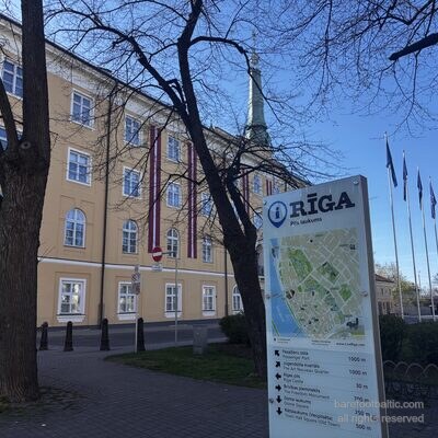 Pils laukums mit Rigaer Touristeninformation, nahe der Rigaer Burg, Lettland