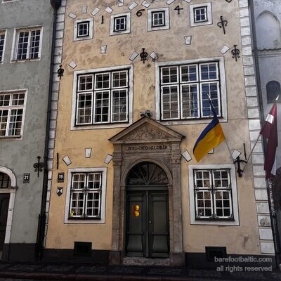 Nummer 19 mit dem Datum 1646 und der lateinischen Inschrift Soli Deo Gloria, Riga, Lettland