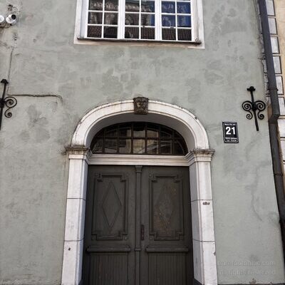 Das barocke Portal von Nummer 21, Riga, Lettland