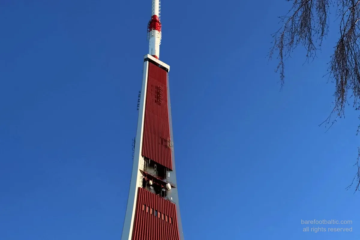 Rigas 368,5 m hoher Fernsehturm — das höchste freistehende Bauwerk der EU.