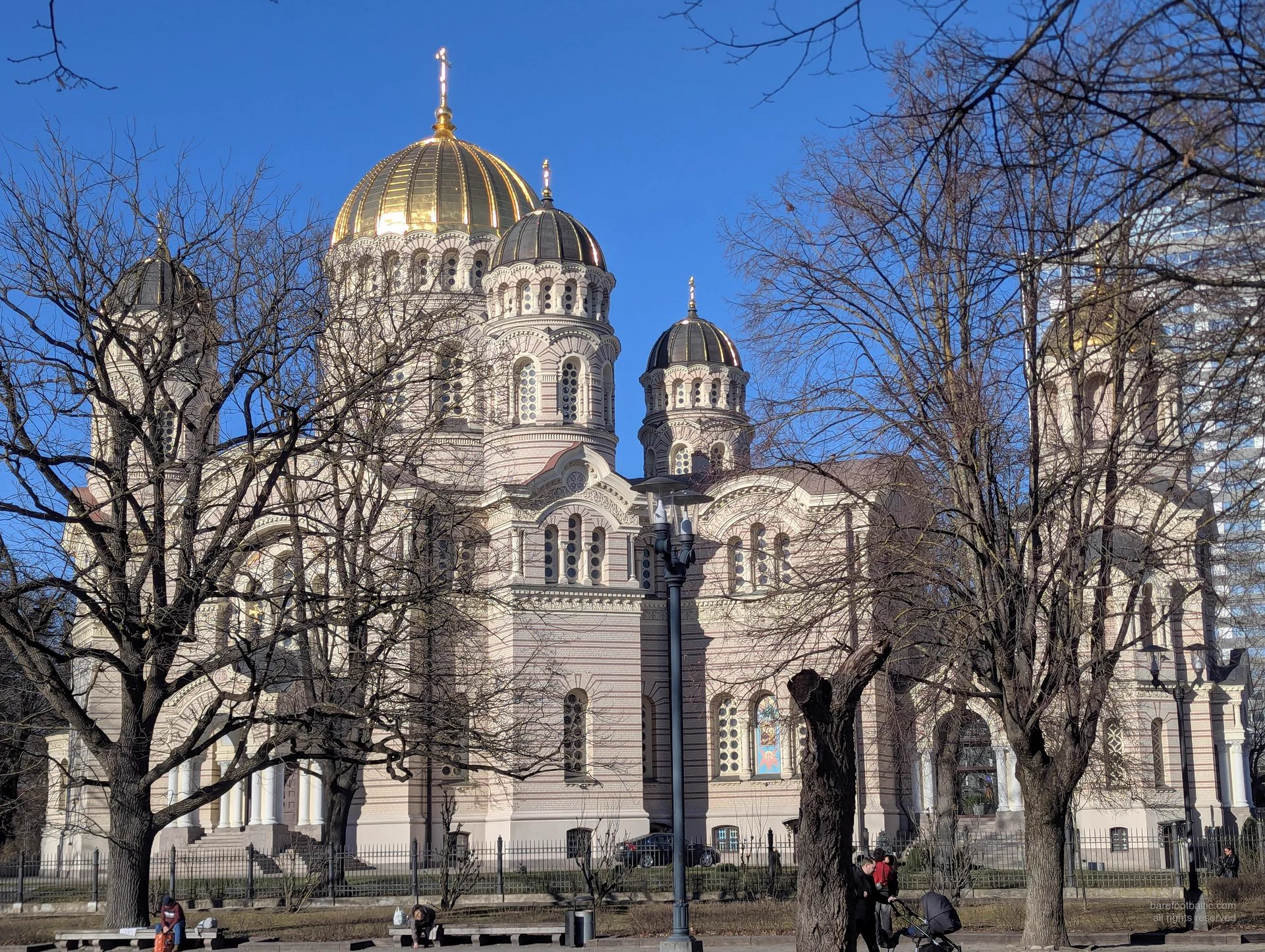 Geburtskathedrale am Esplanade-Park in Riga